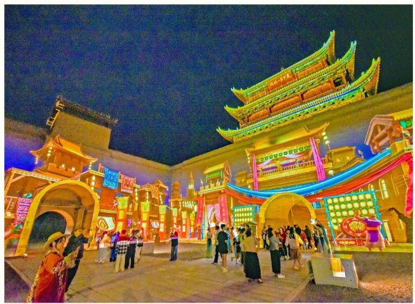 牛牛配 关城景区夜游火爆